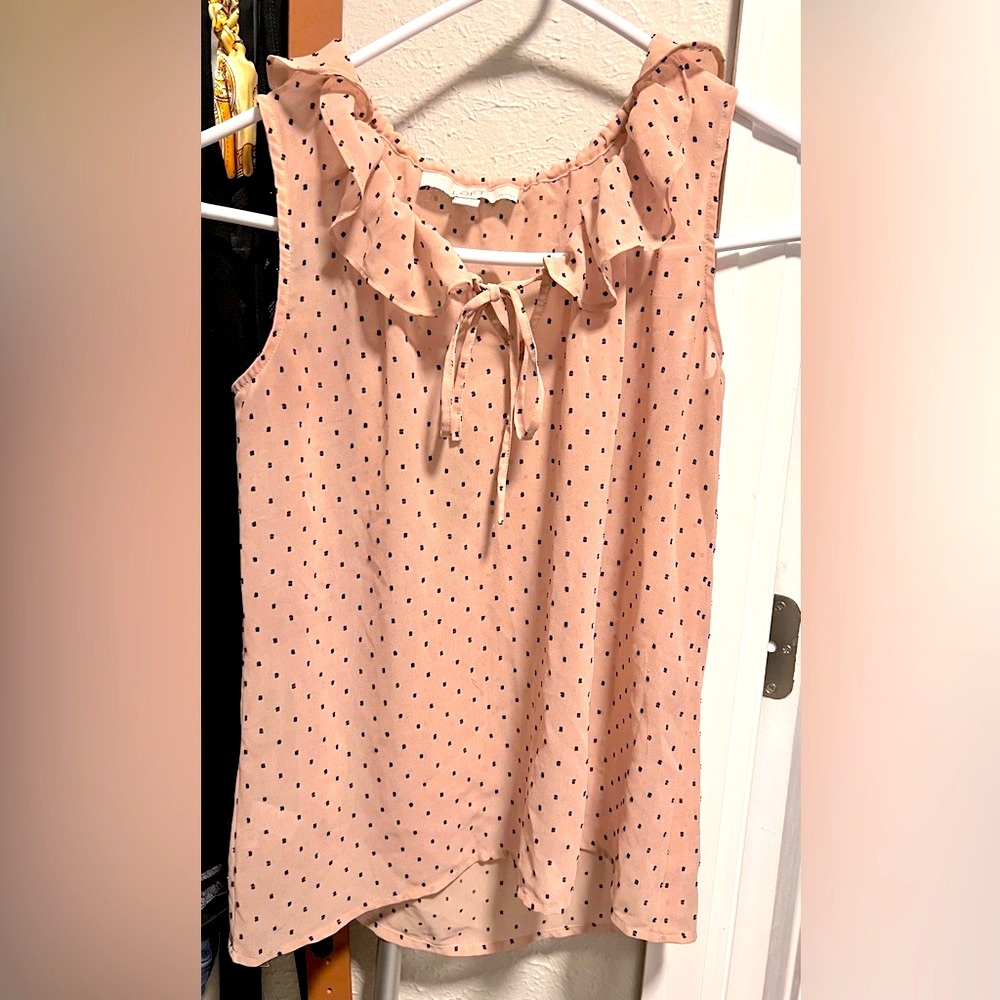 Loft - XSP light pink/peach polka dot sleeveless blouse - EUC